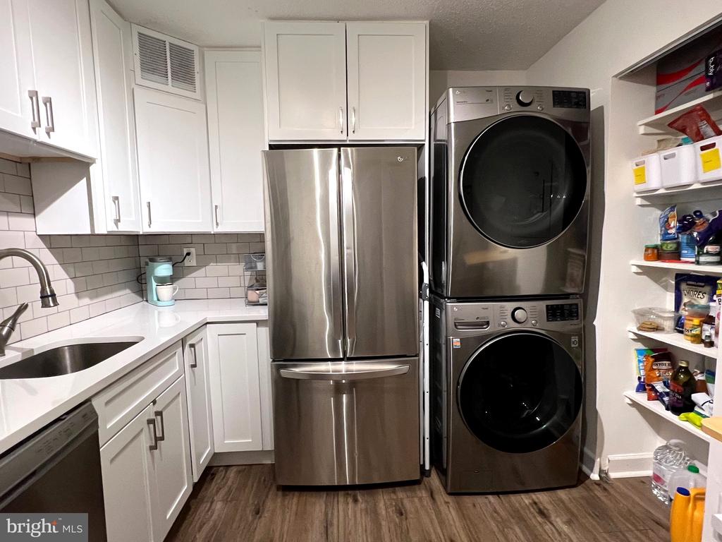 203 YOAKUM PARKWAY 1103