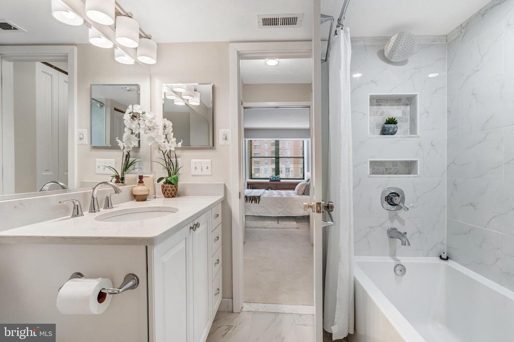 1200 BRADDOCK PLACE 215