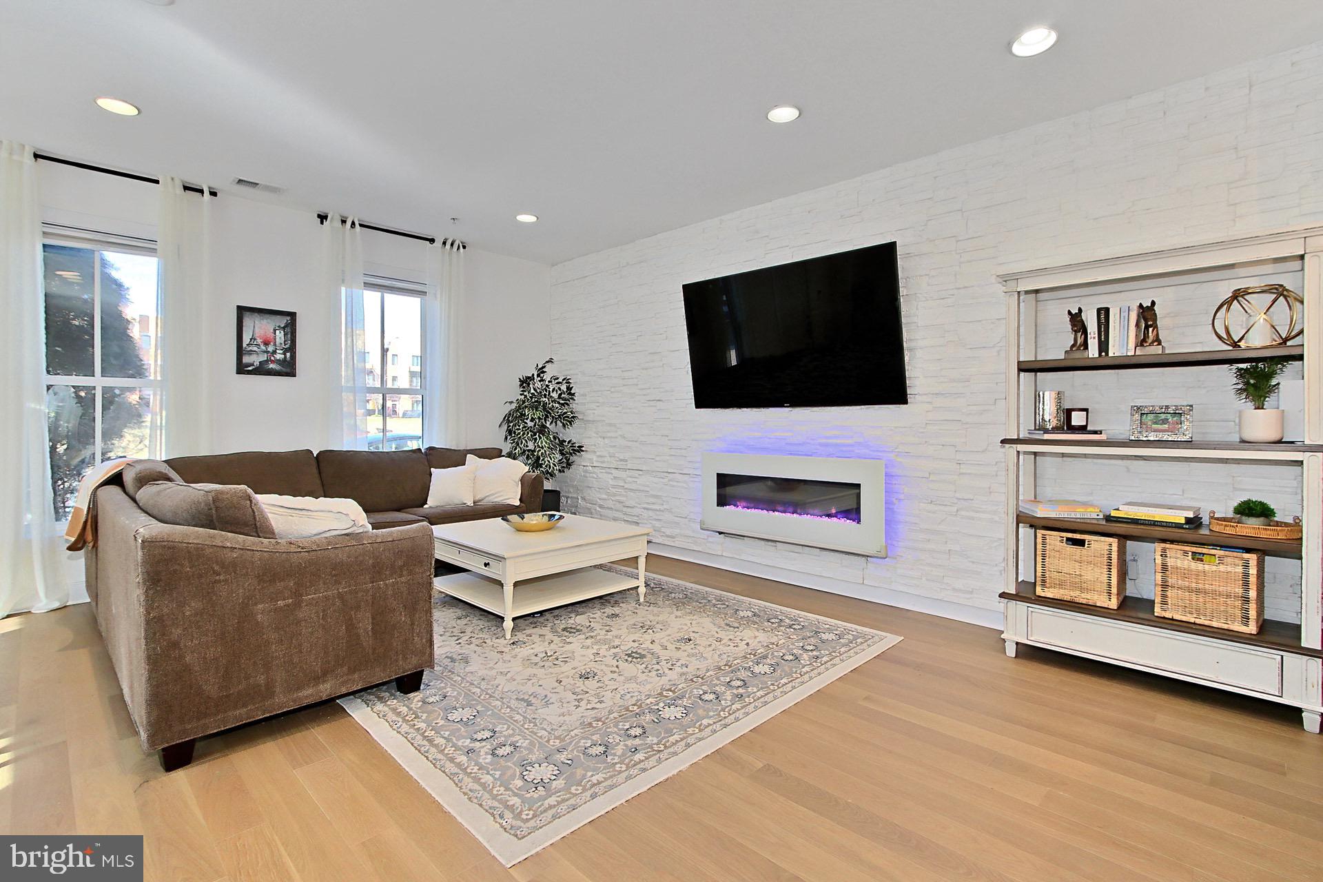 2401 CONOY STREET