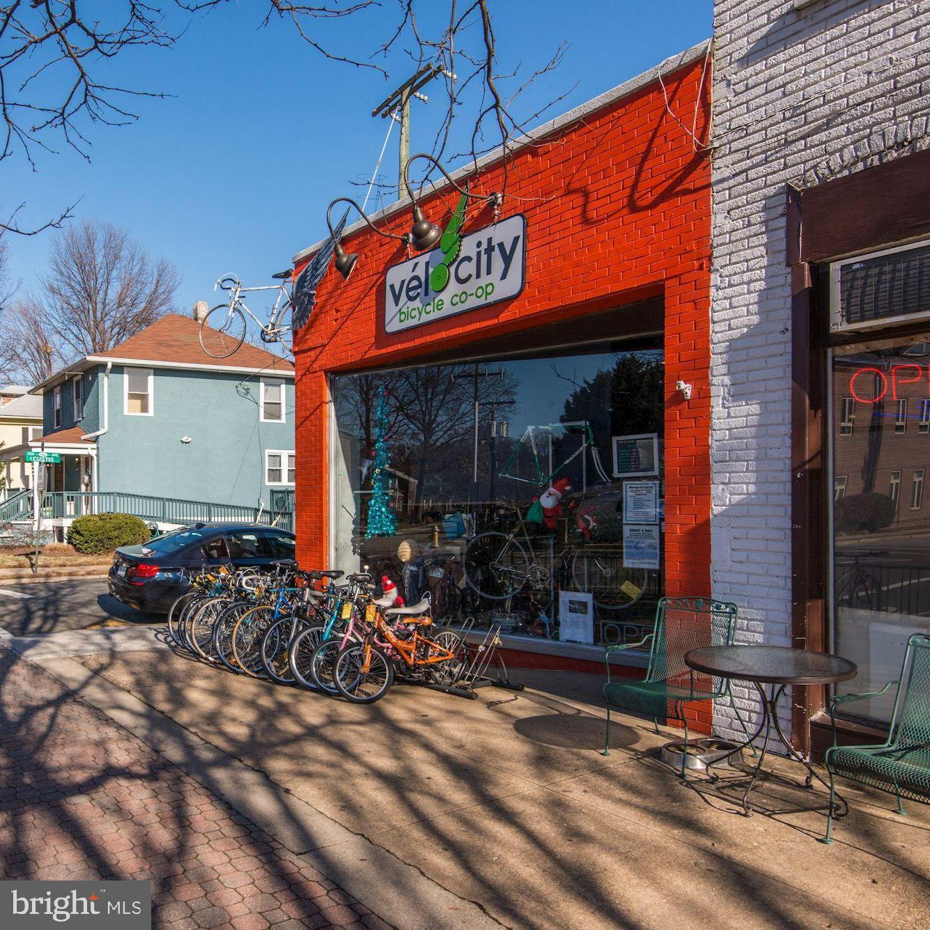 418 E WINDSOR AVENUE