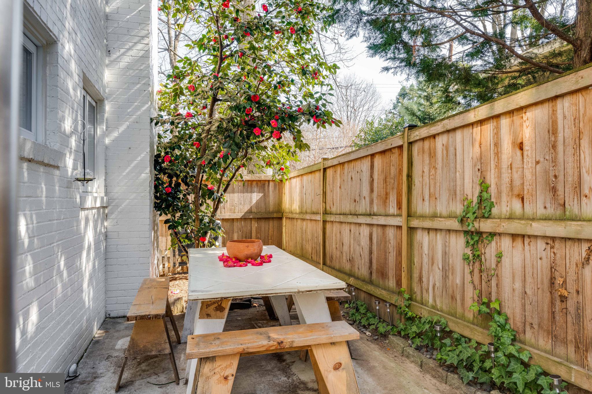 2904 RUSSELL ROAD