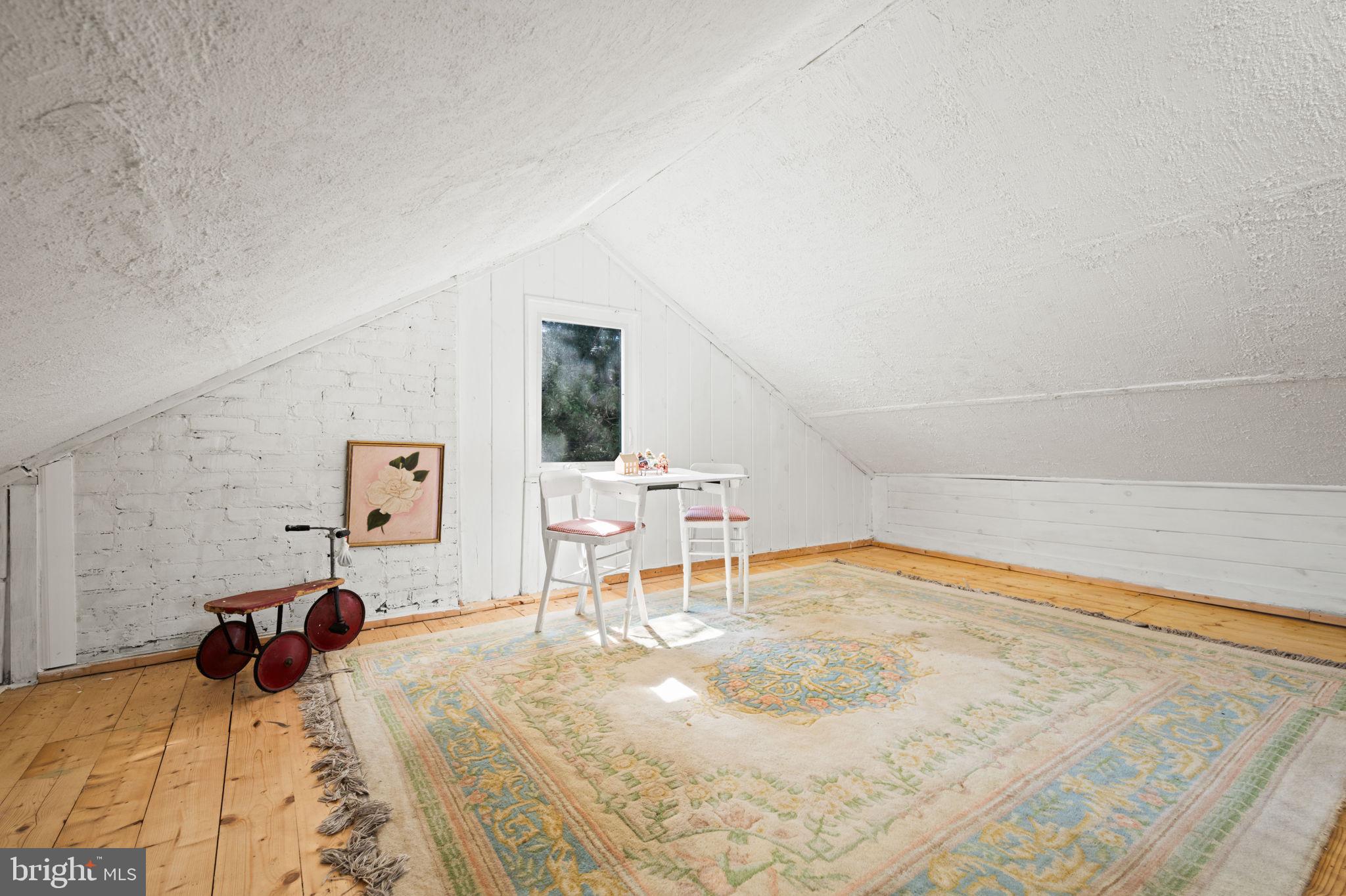 2904 RUSSELL ROAD
