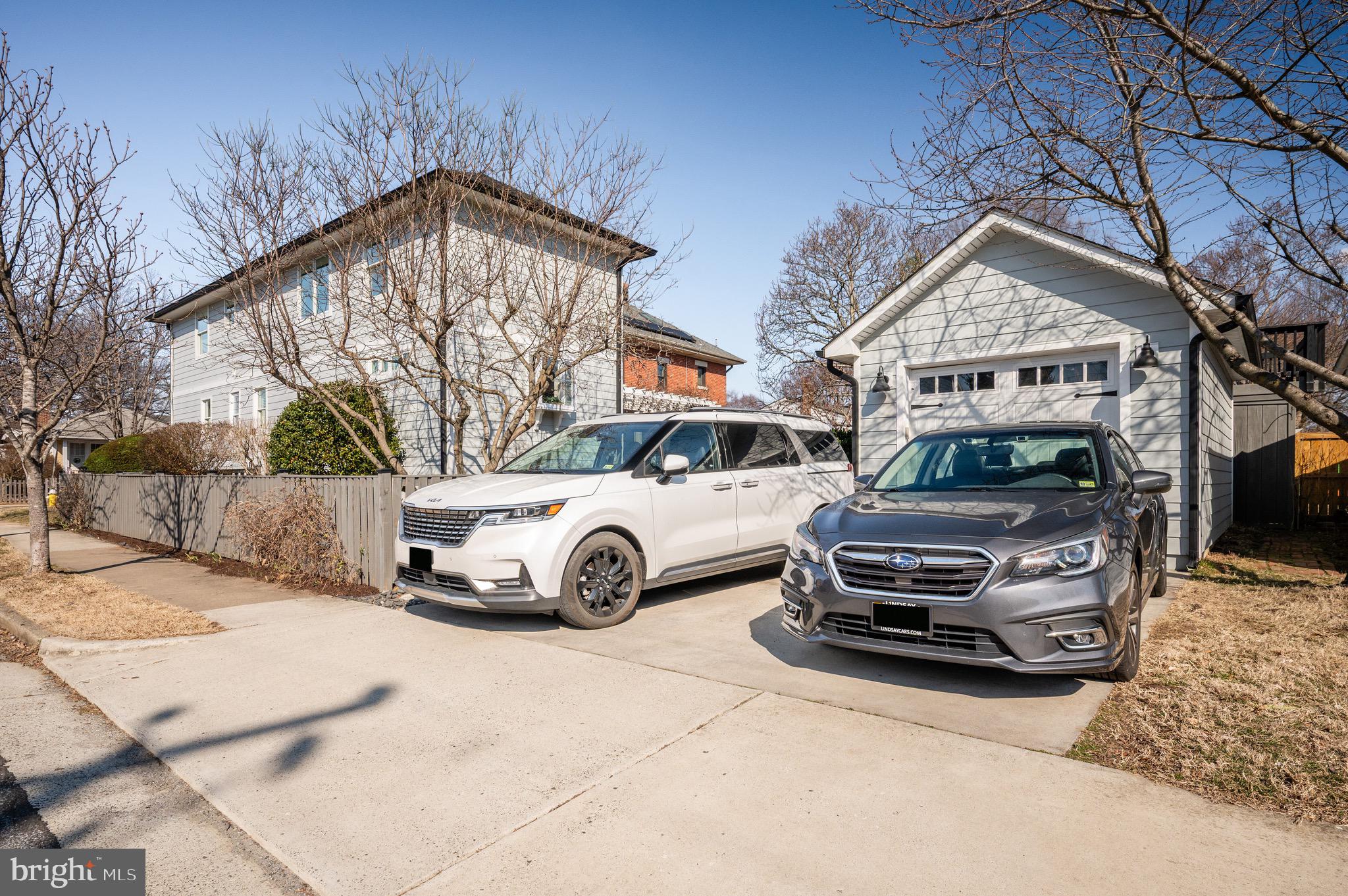 401 E CUSTIS AVENUE