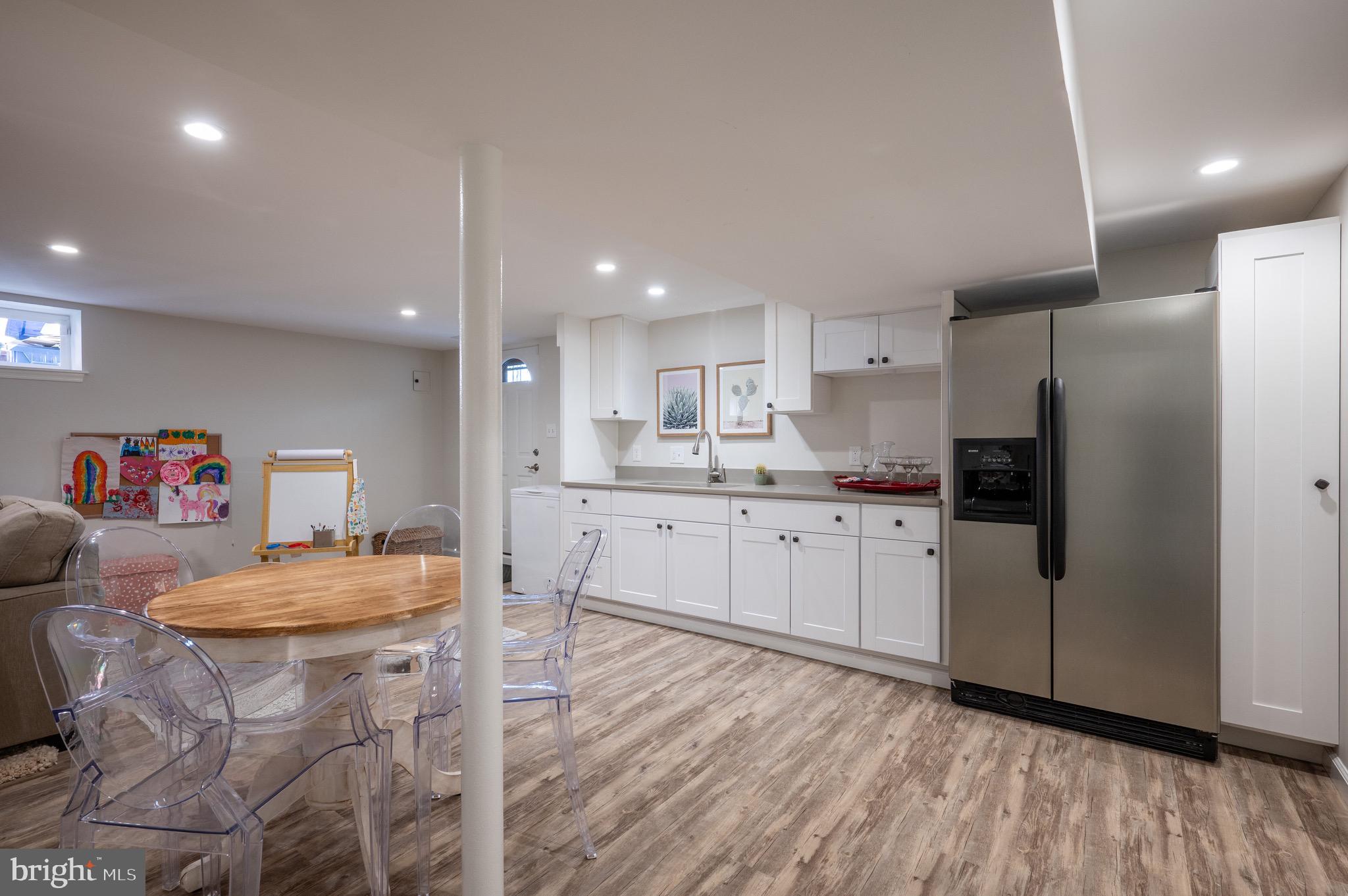 401 E CUSTIS AVENUE