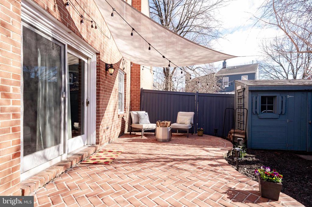 1022 POWHATAN STREET