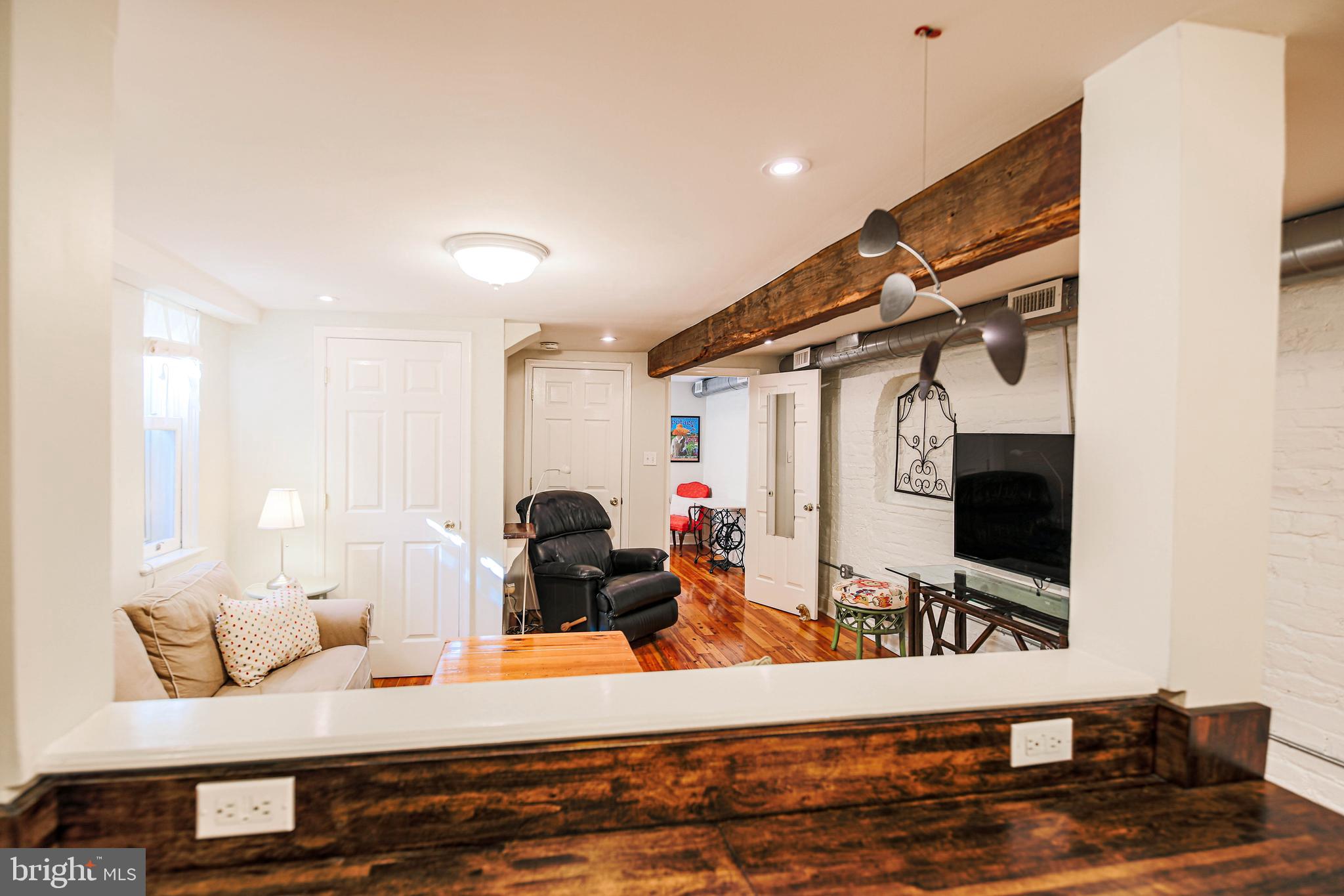 607 N COLUMBUS STREET BASEMENT
