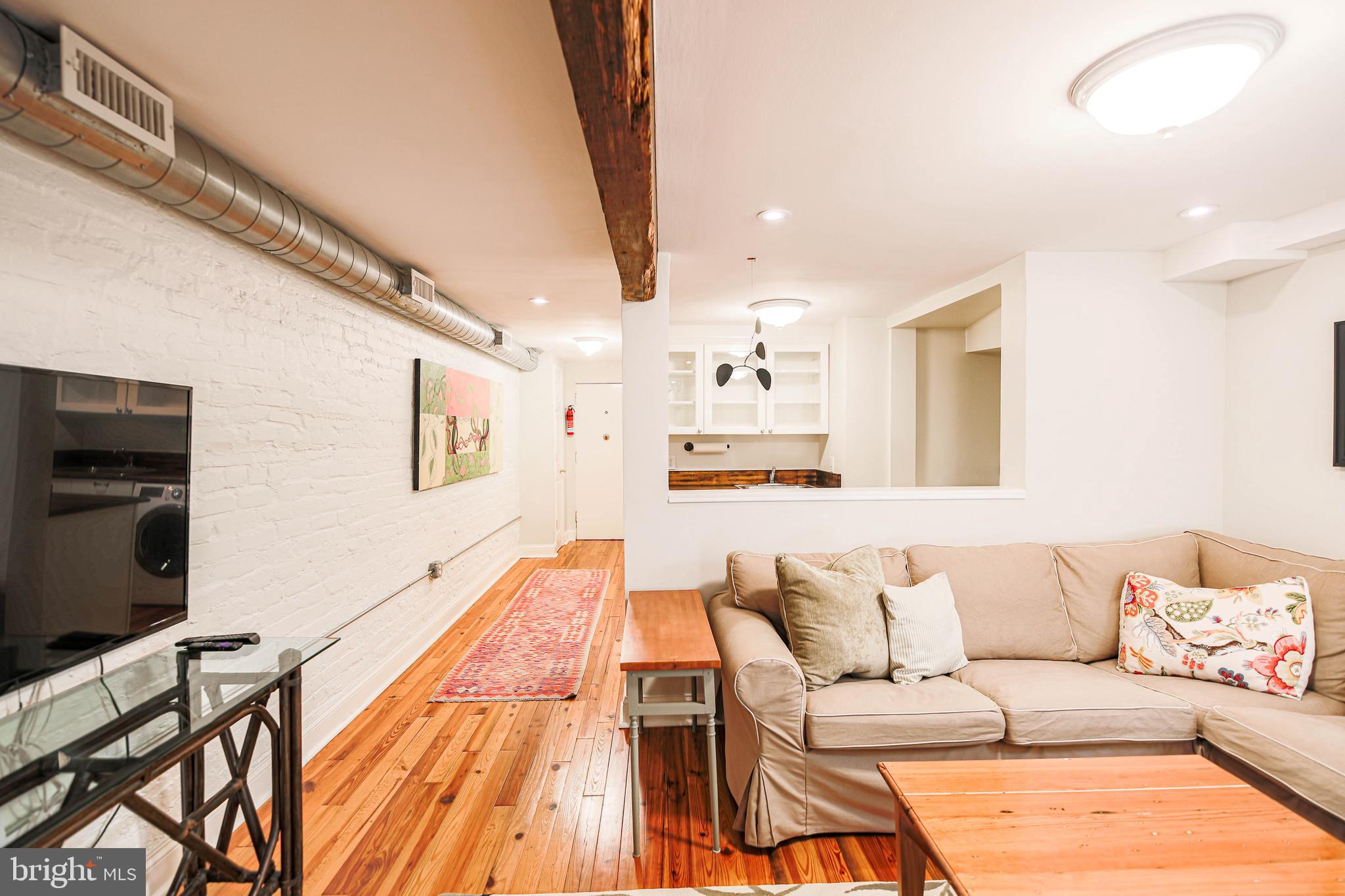 607 N COLUMBUS STREET BASEMENT