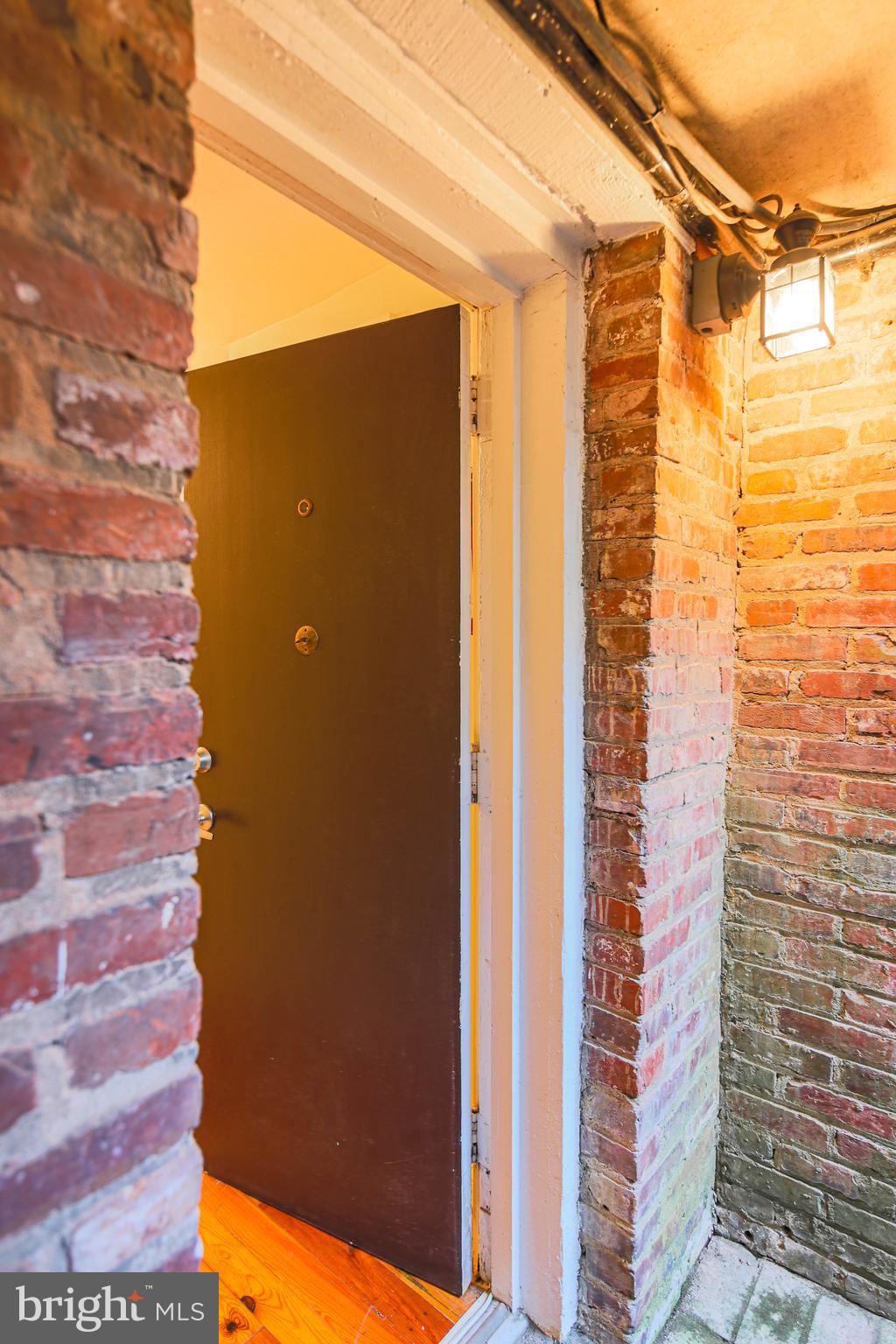 607 N COLUMBUS STREET BASEMENT