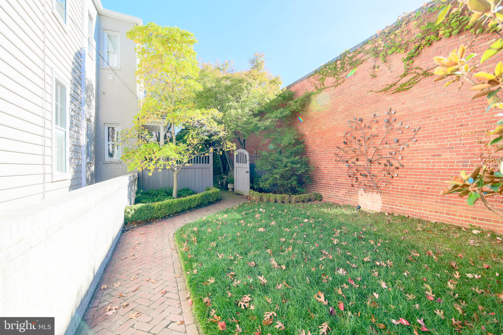607 N COLUMBUS STREET BASEMENT