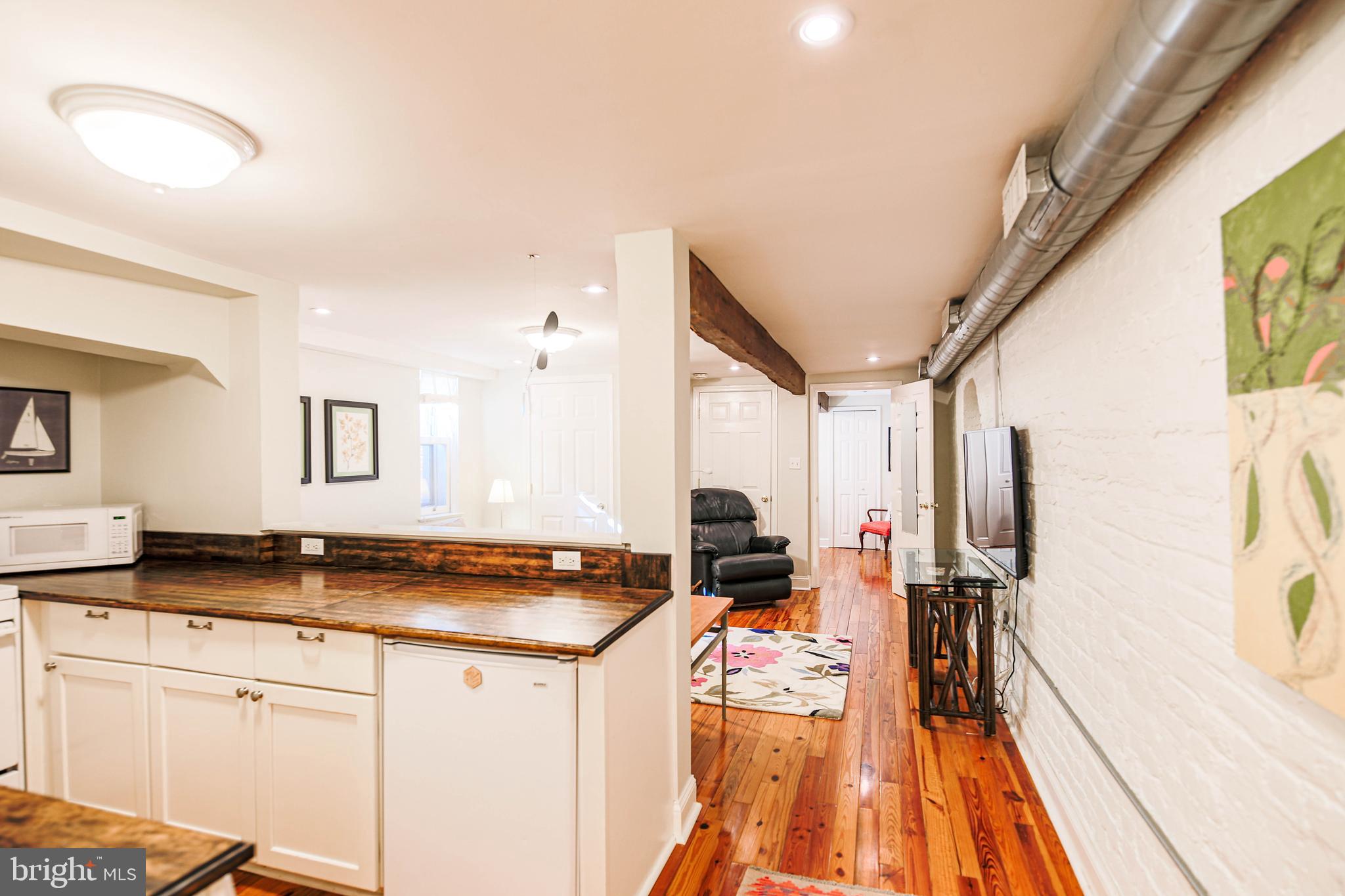 607 N COLUMBUS STREET BASEMENT