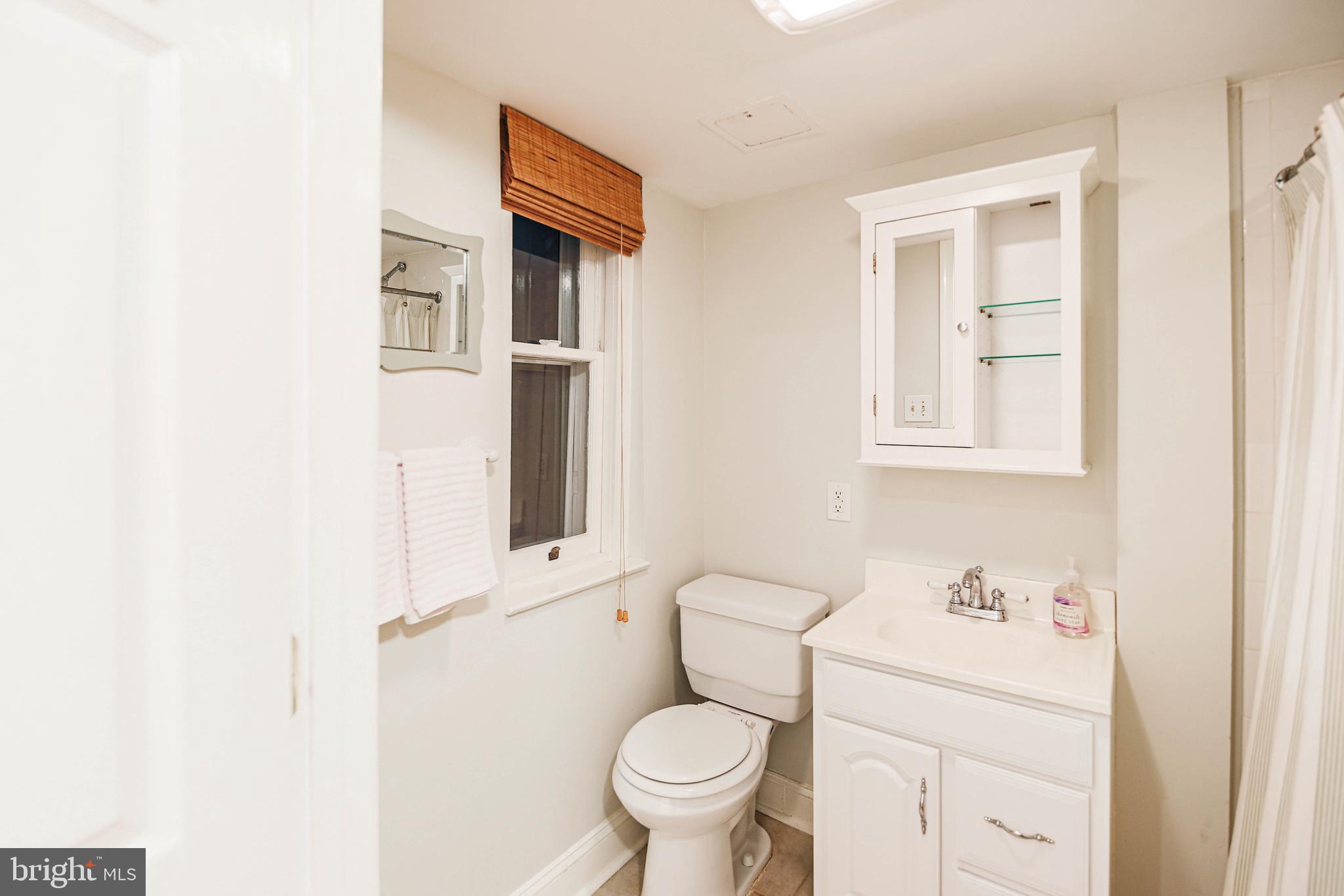 607 N COLUMBUS STREET BASEMENT