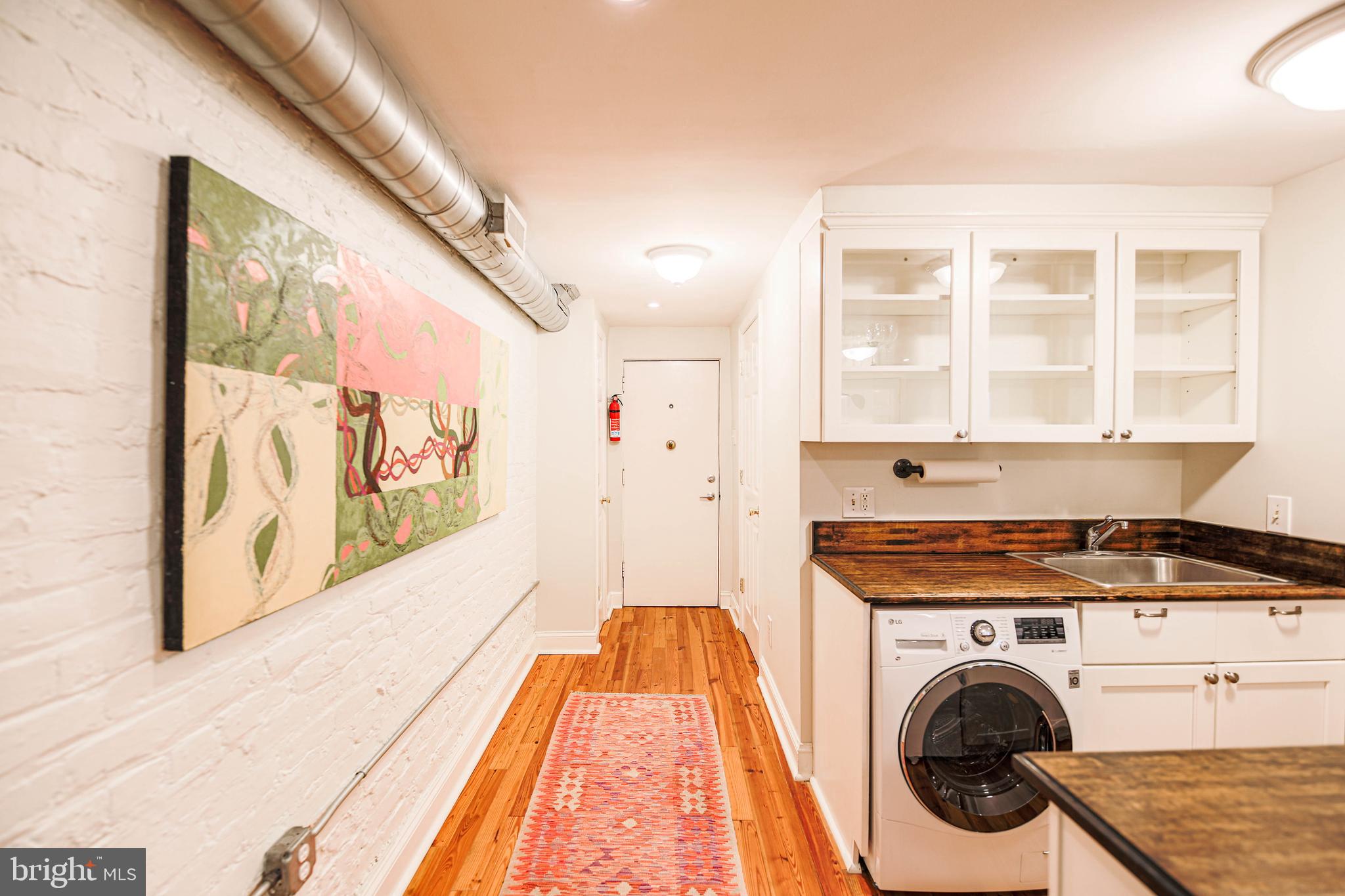 607 N COLUMBUS STREET BASEMENT