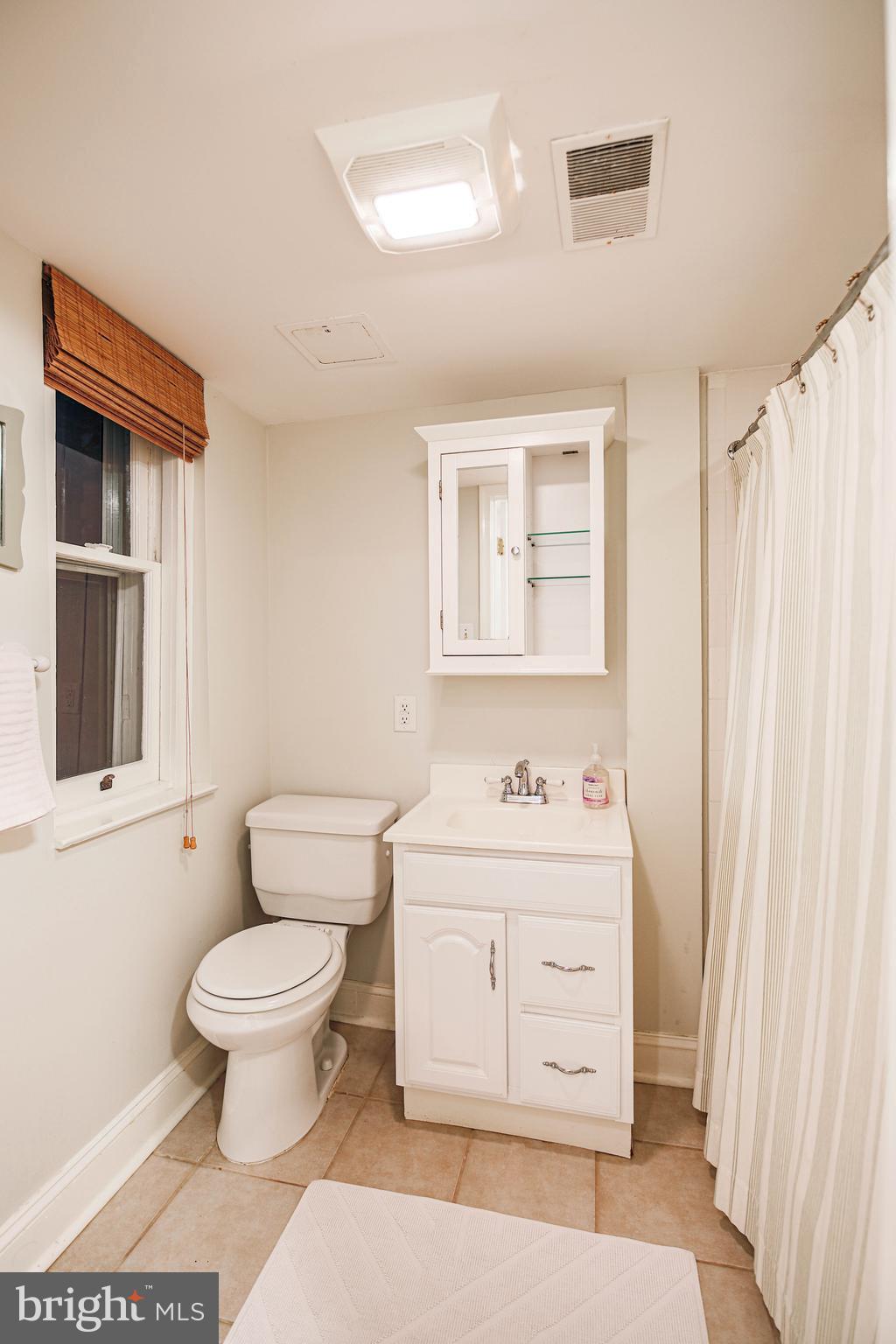 607 N COLUMBUS STREET BASEMENT