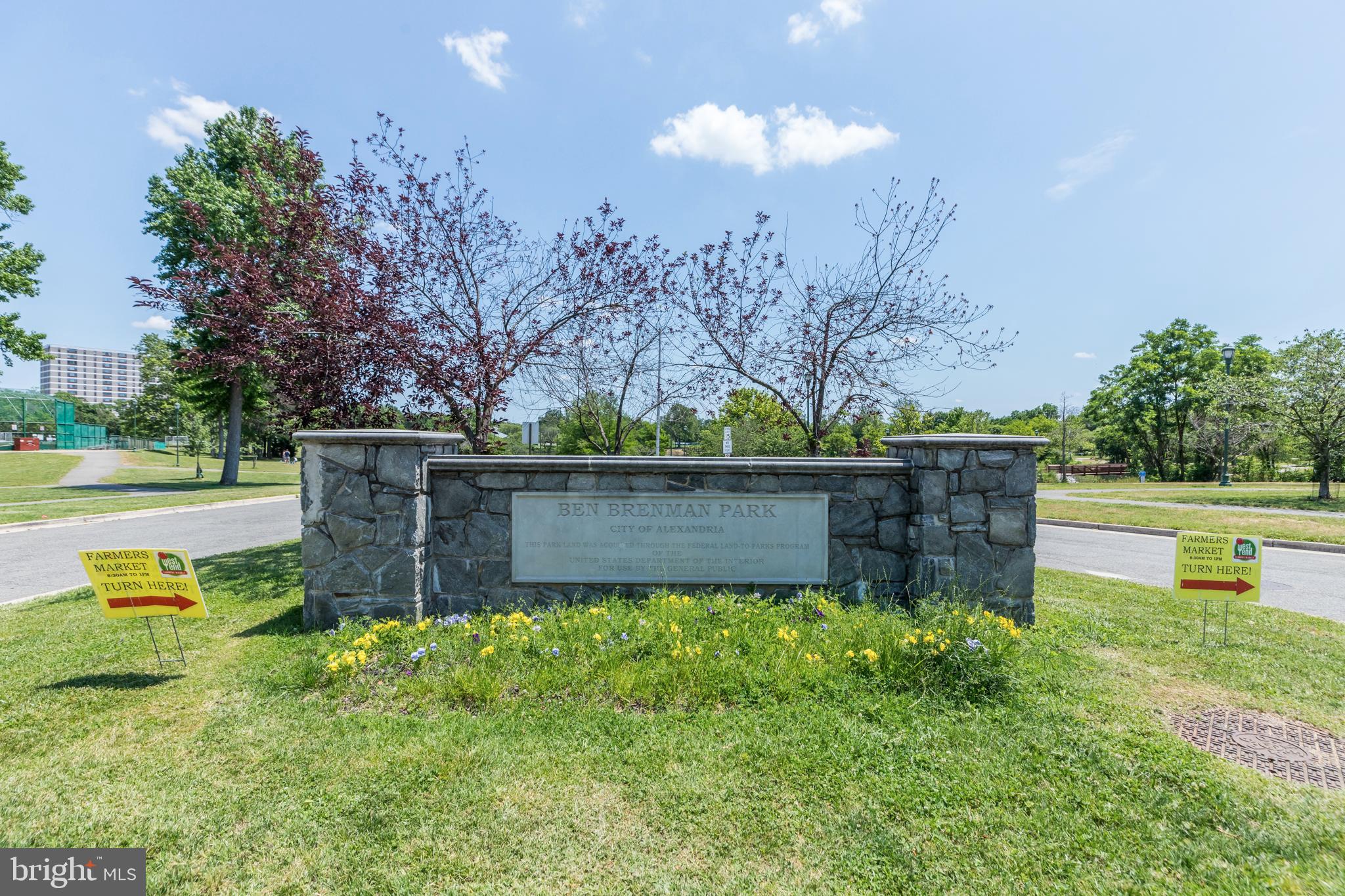 176 BARRETT PLACE
