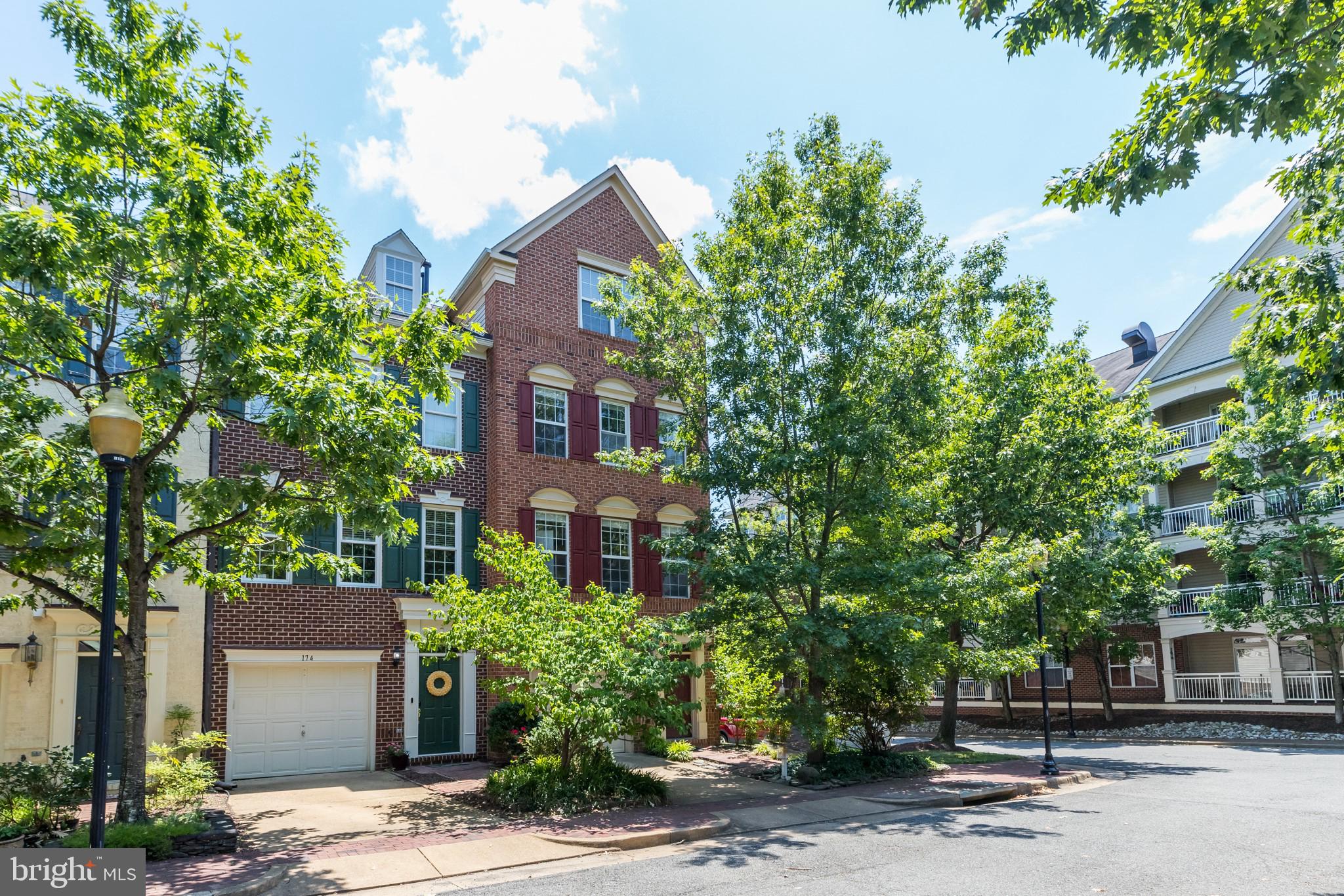 176 BARRETT PLACE