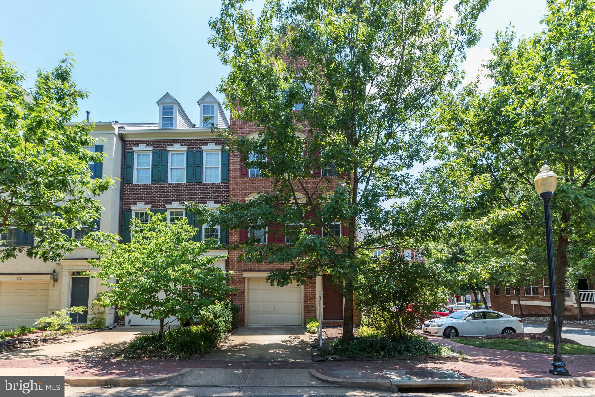 176 BARRETT PLACE