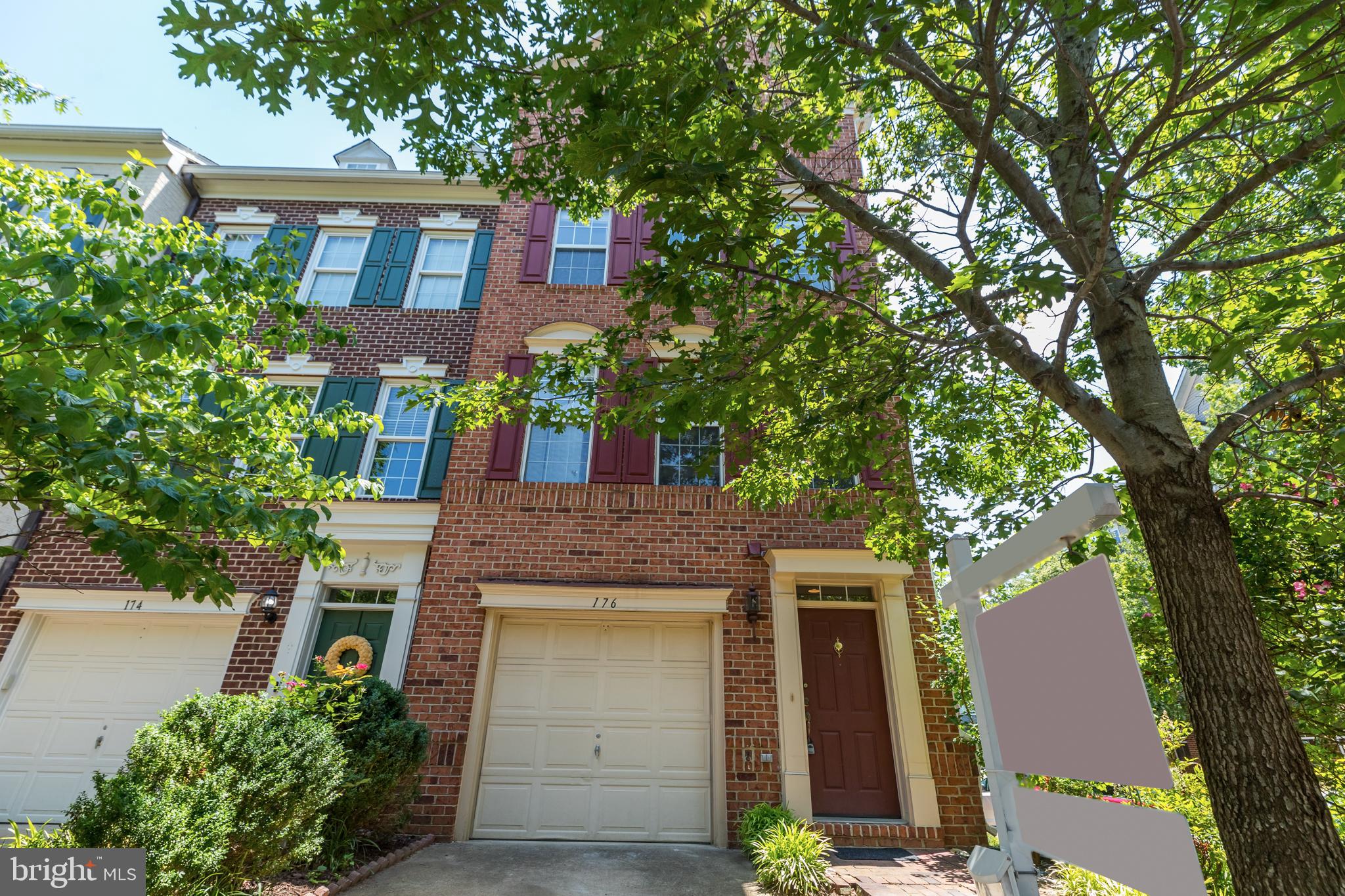 176 BARRETT PLACE