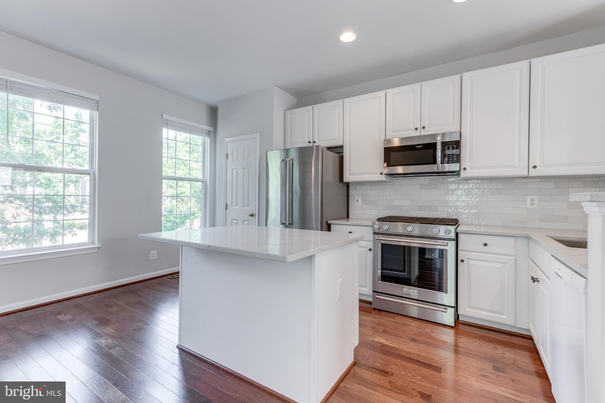 176 BARRETT PLACE