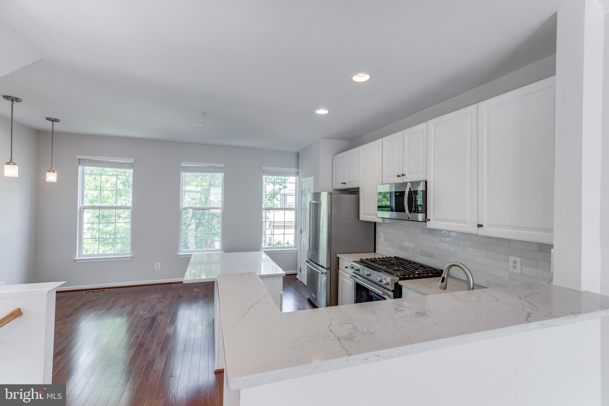 176 BARRETT PLACE