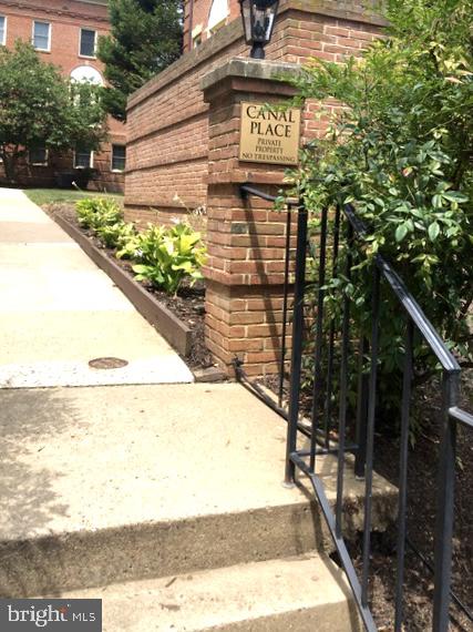 1211 N PITT STREET 2B