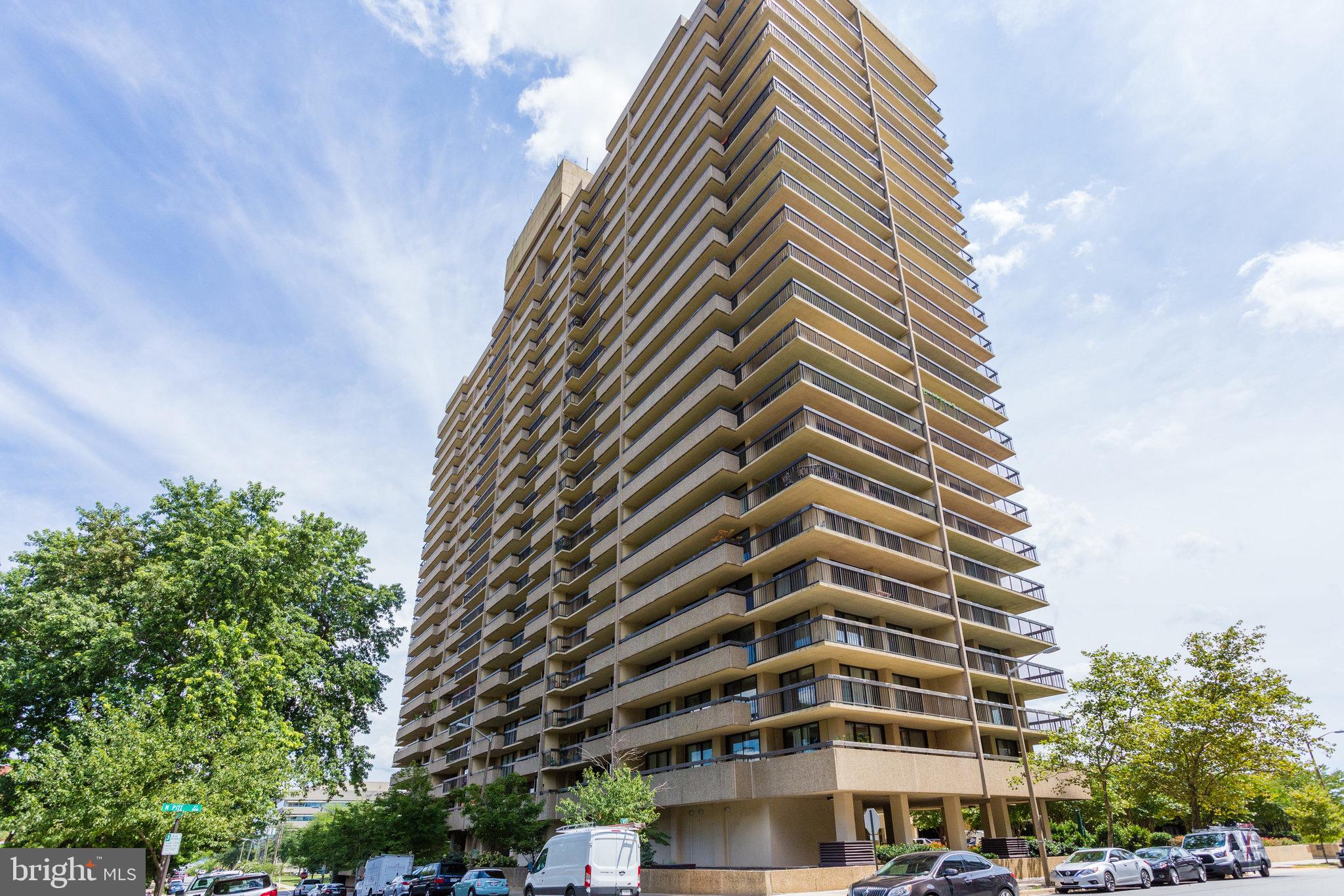 400 MADISON STREET 704