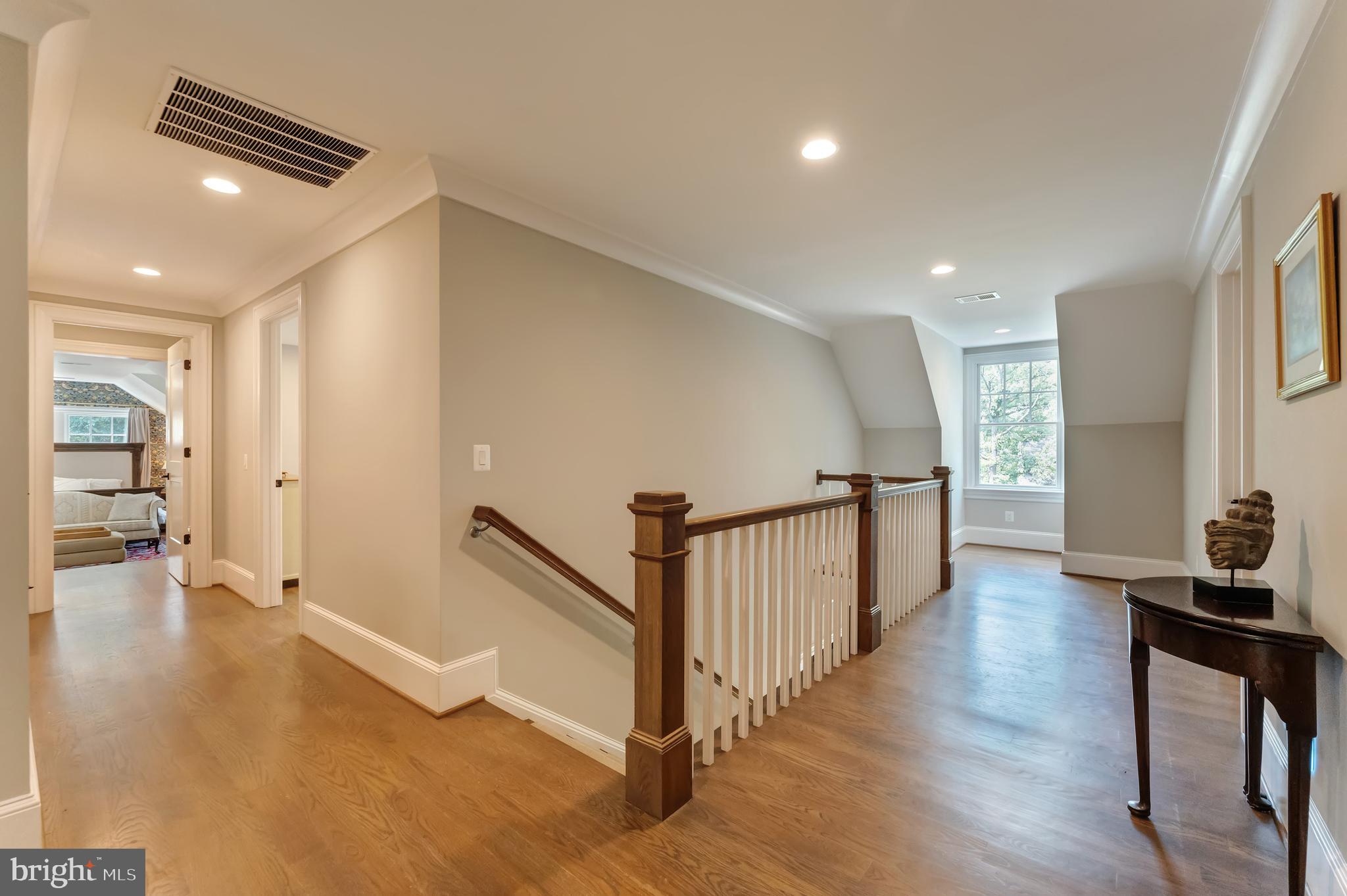 2025 SCROGGINS ROAD