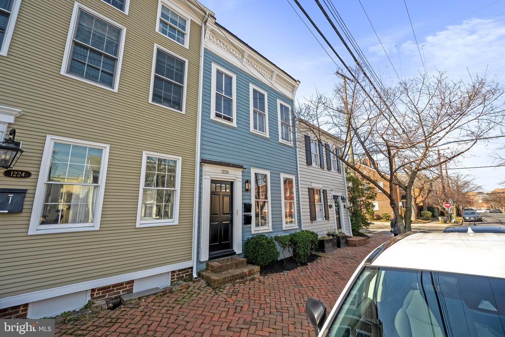 1226 PRINCE STREET