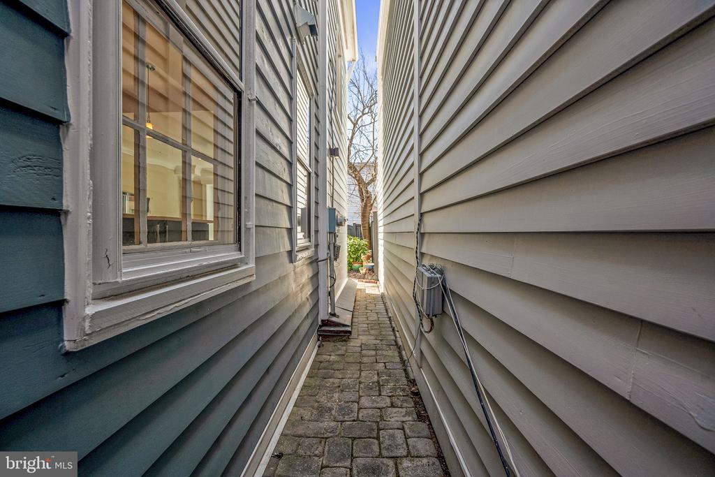 1226 PRINCE STREET