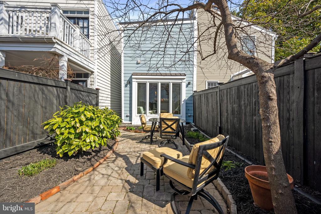 1226 PRINCE STREET