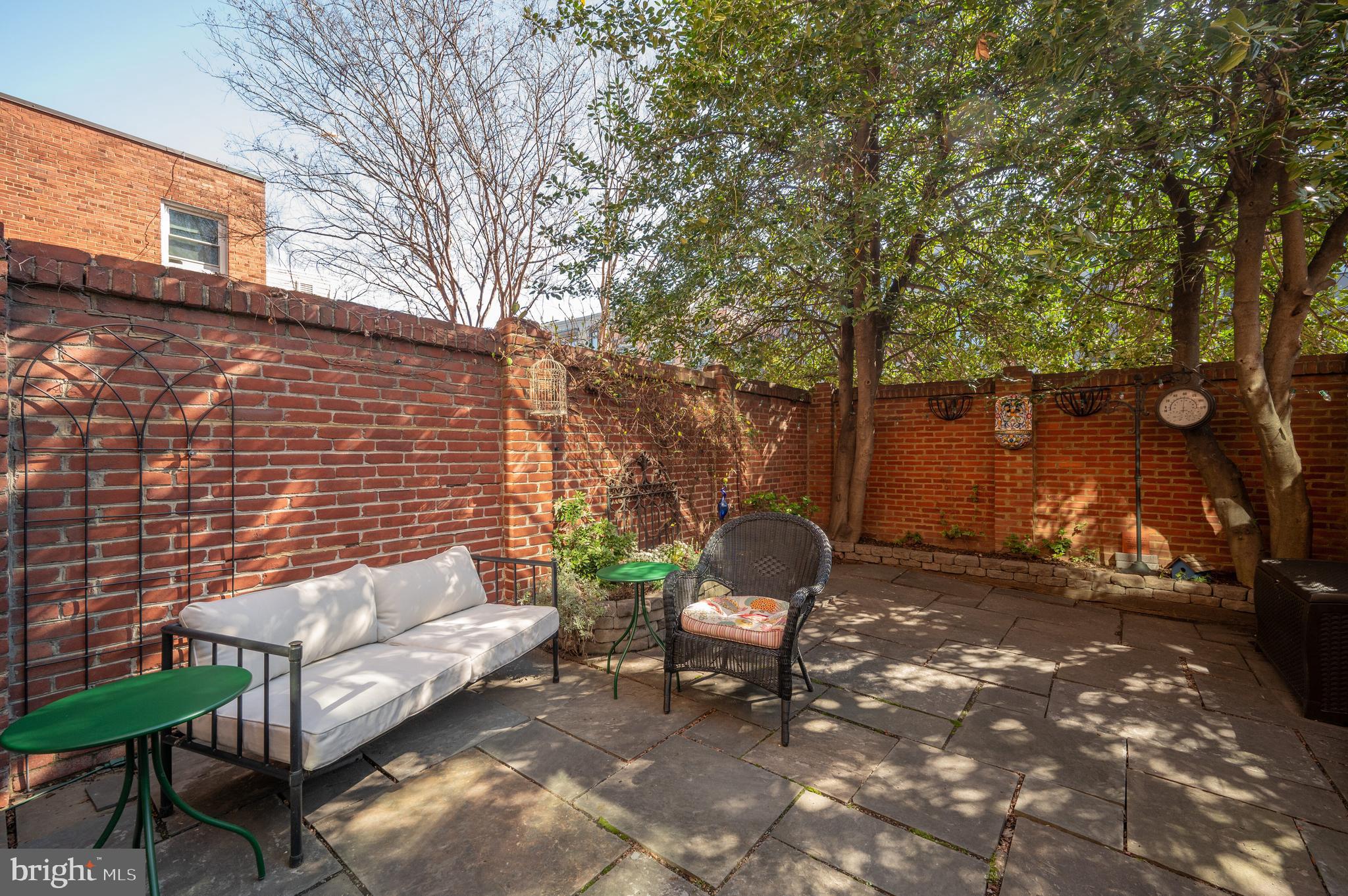1015 PENDLETON STREET