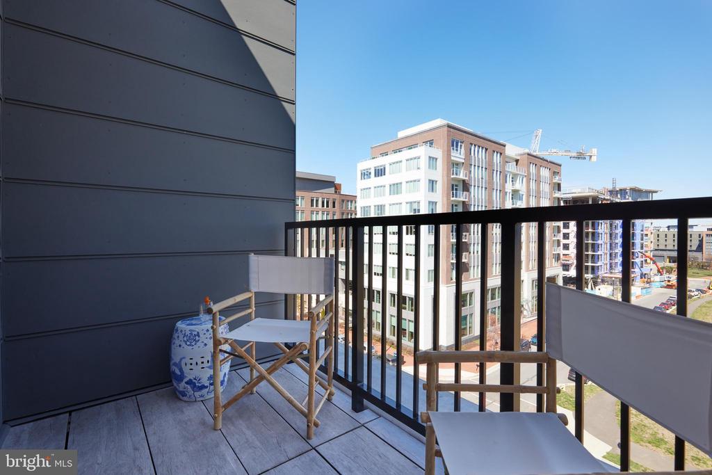 701 SWANN AVENUE 604