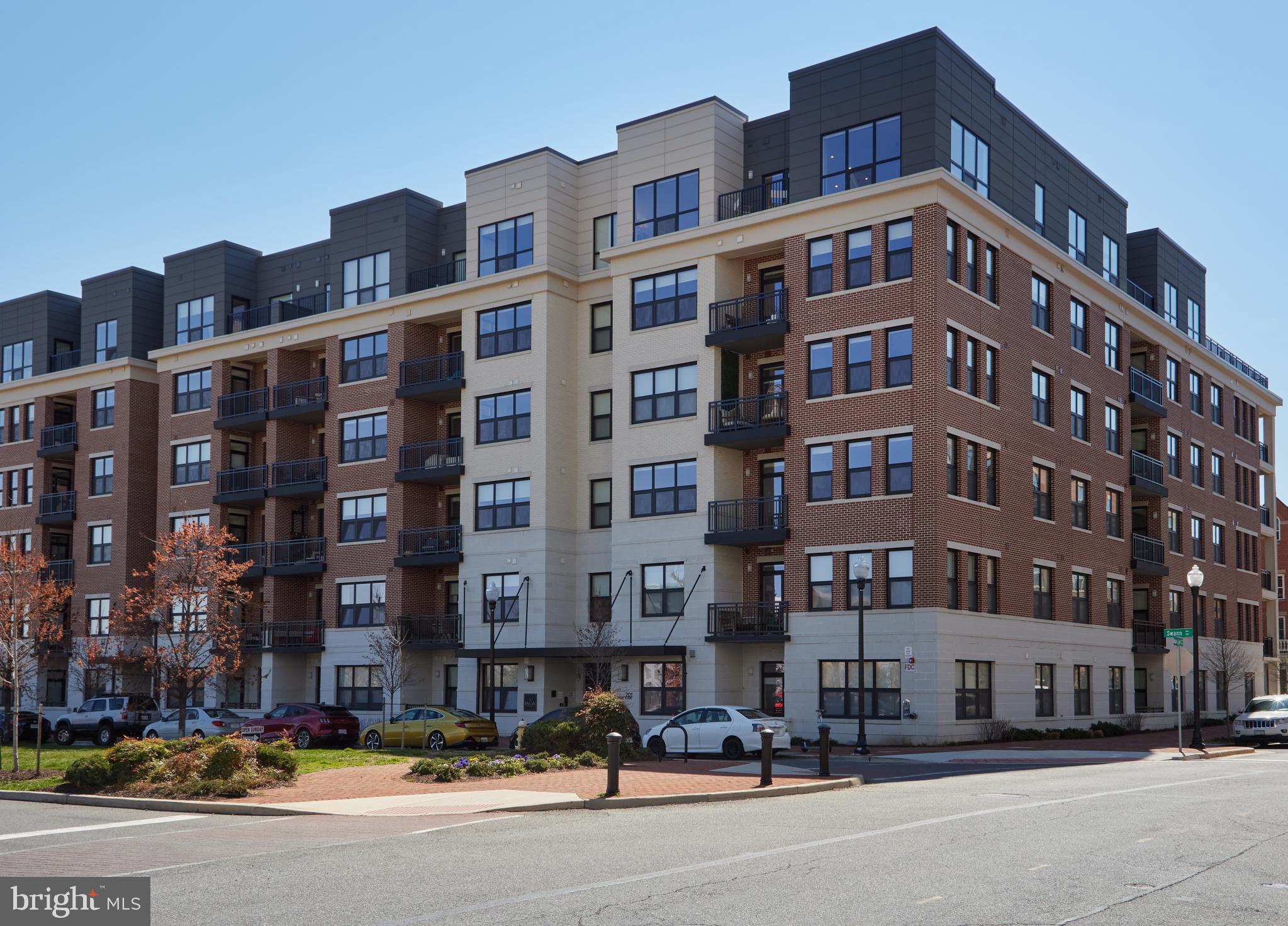 701 SWANN AVENUE 604