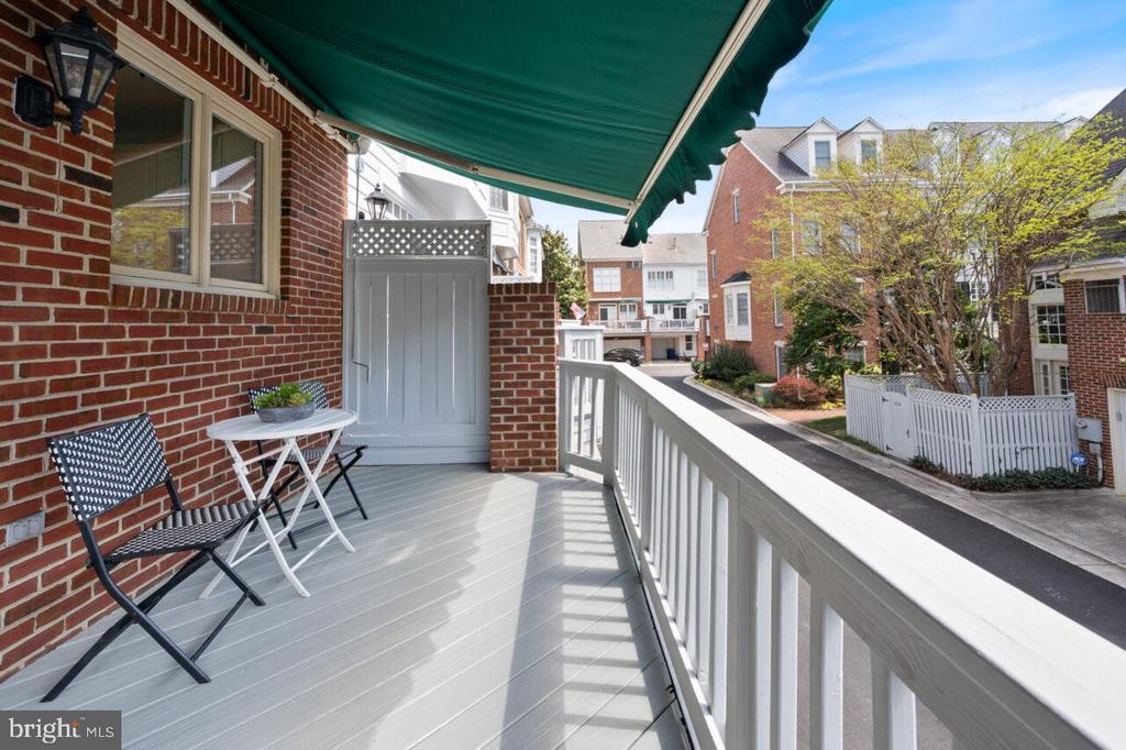 1112 DUKE STREET