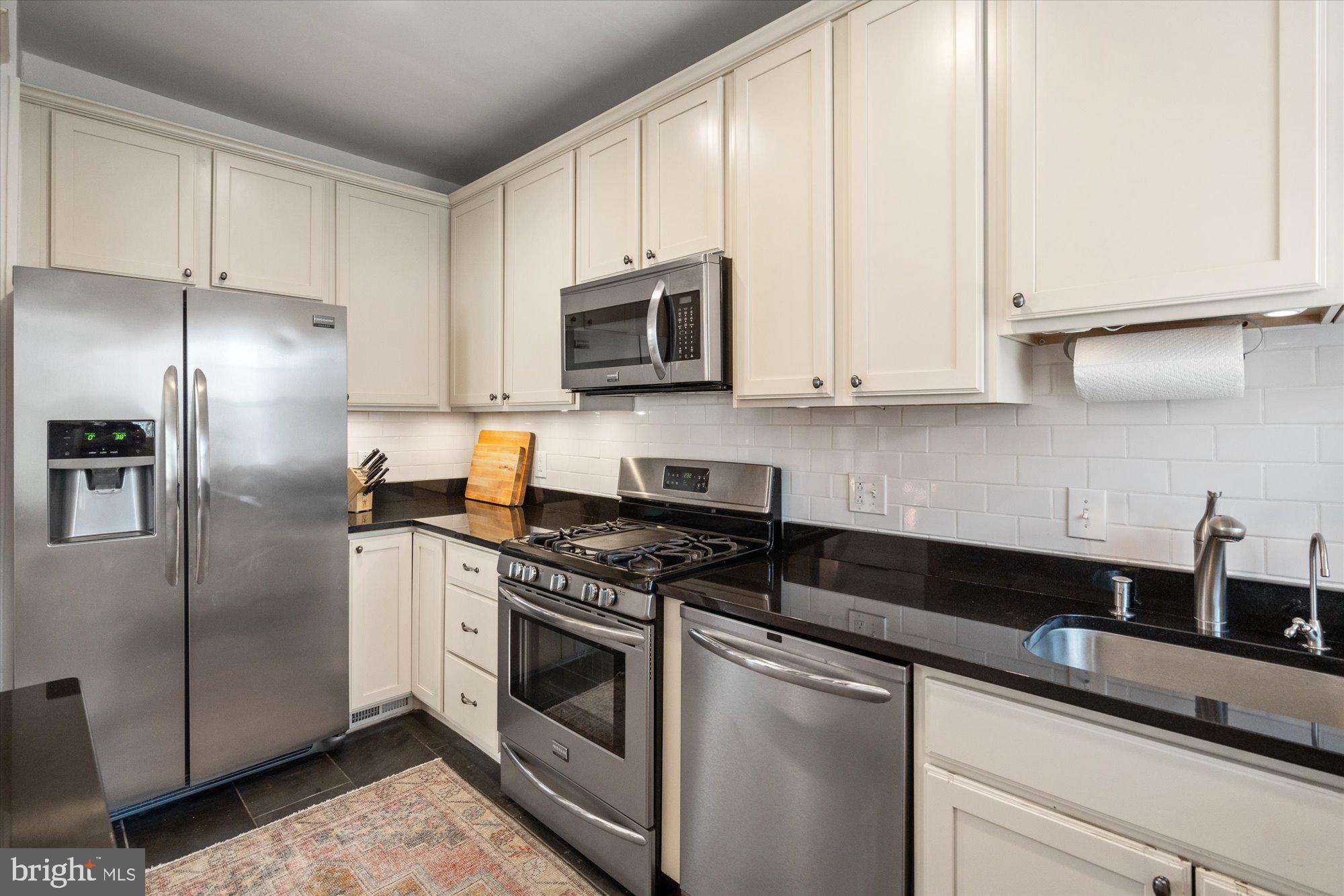 20 W MASONIC VIEW AVENUE