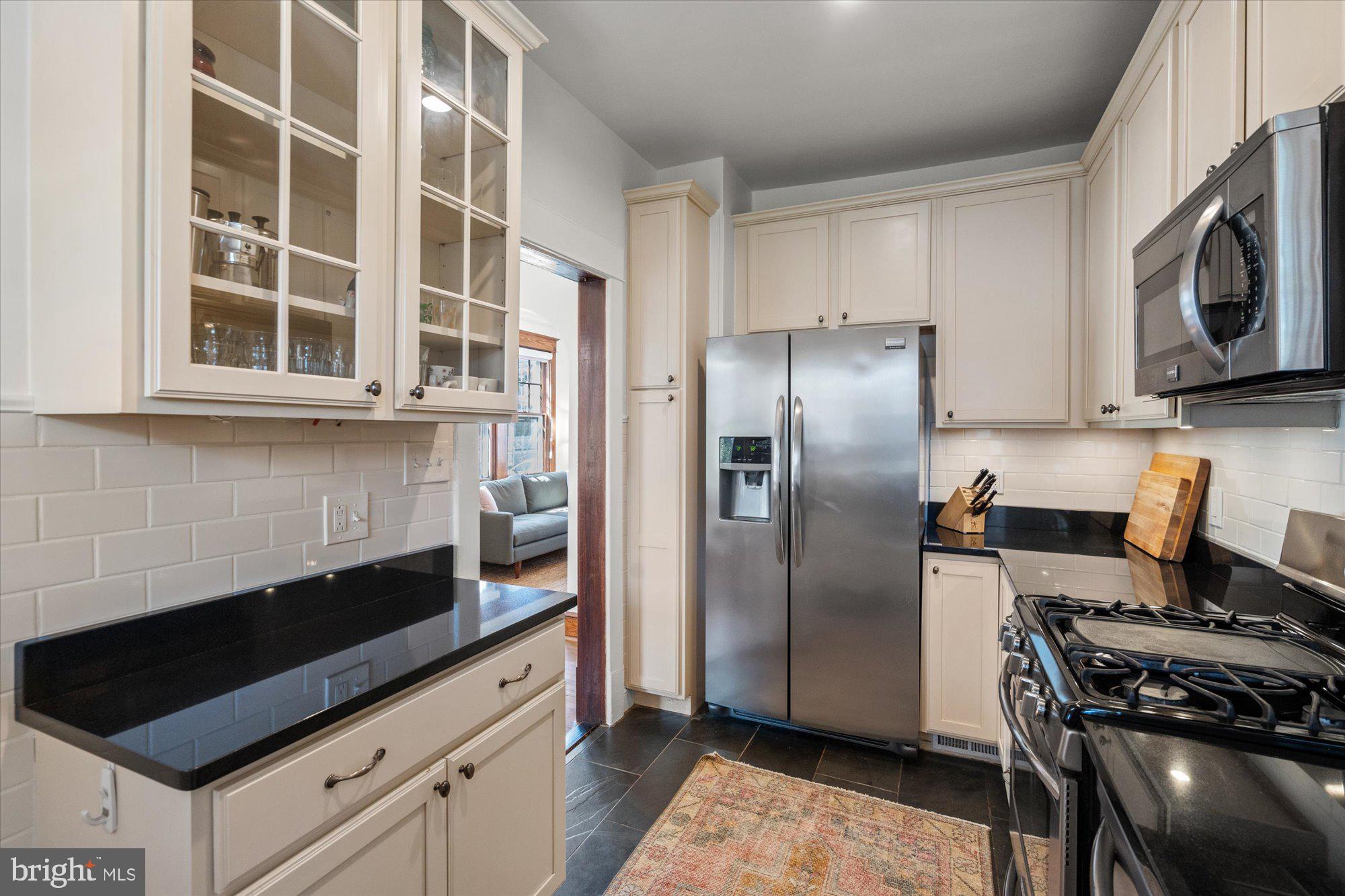 20 W MASONIC VIEW AVENUE