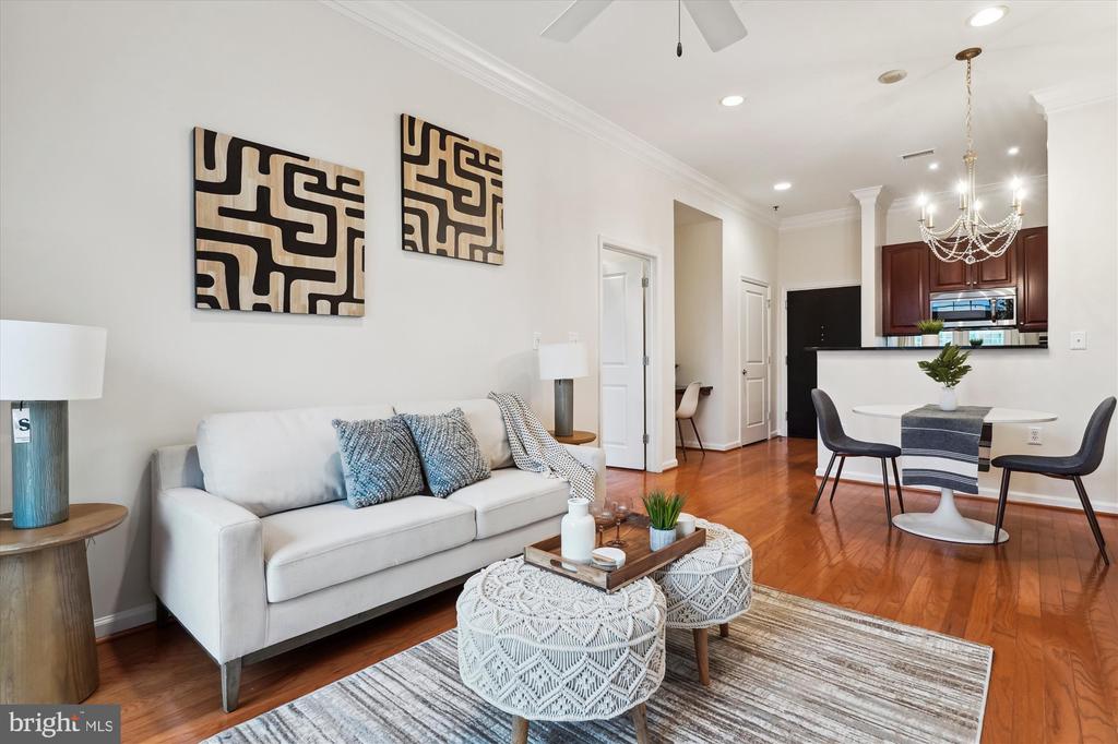 309 HOLLAND LANE 322