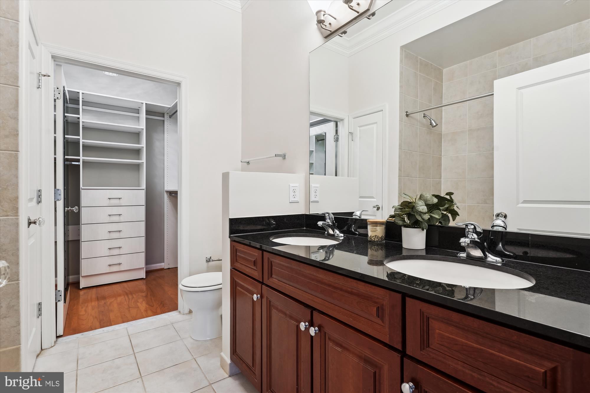 309 HOLLAND LANE 322