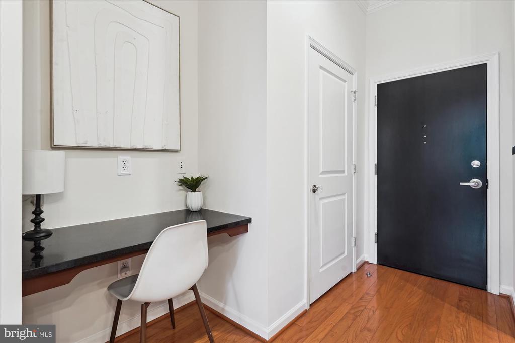 309 HOLLAND LANE 322