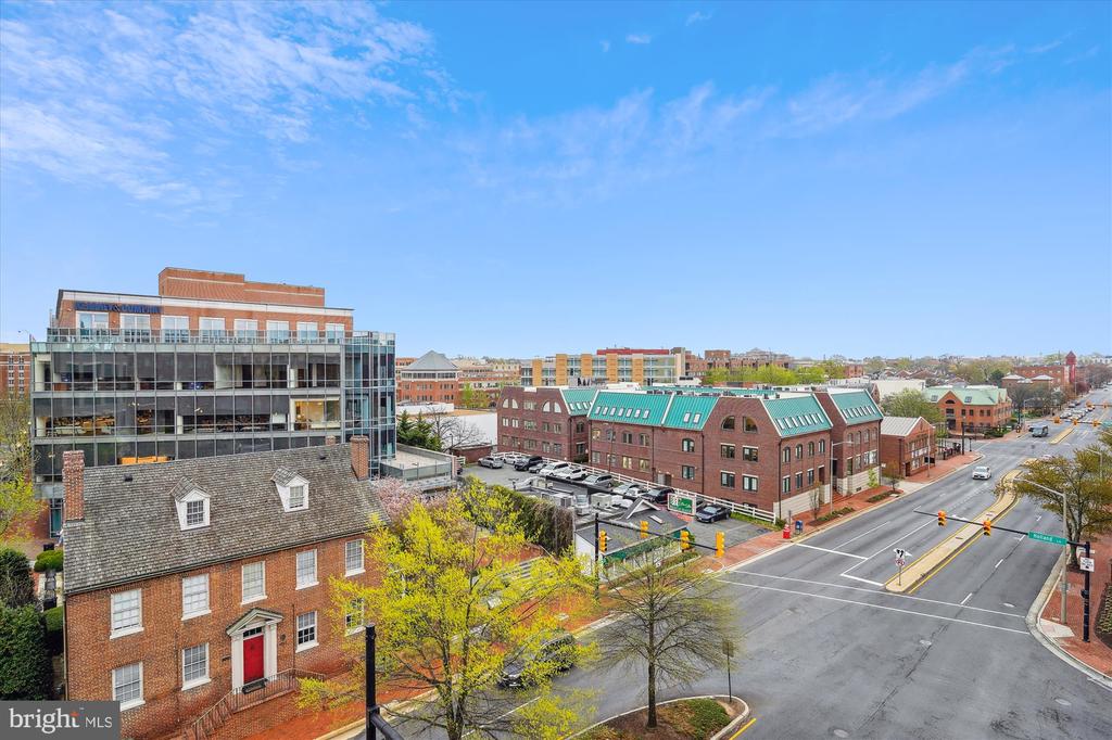 309 HOLLAND LANE 322