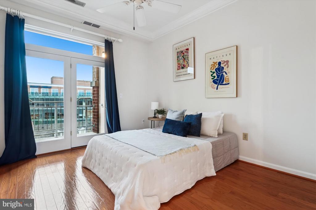 309 HOLLAND LANE 322