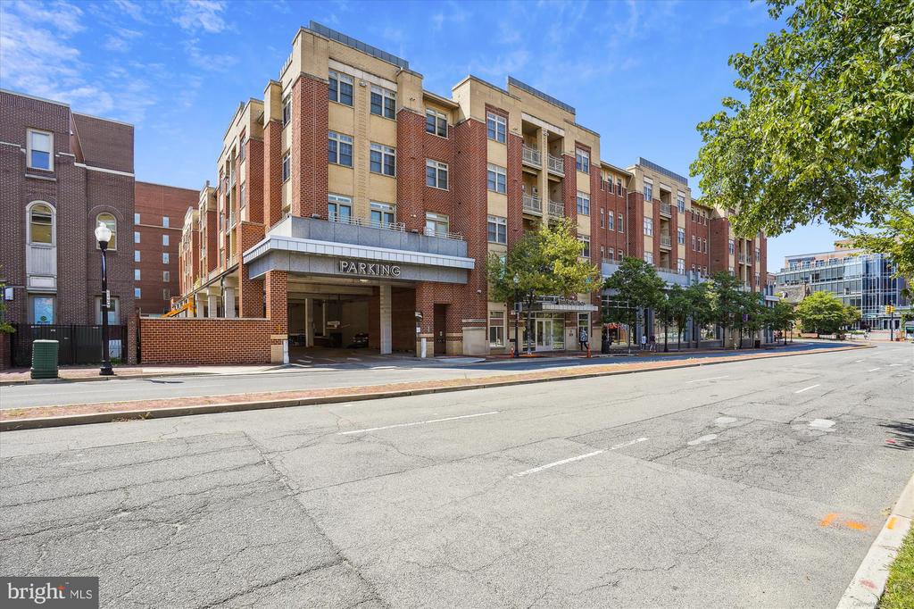 309 HOLLAND LANE 322