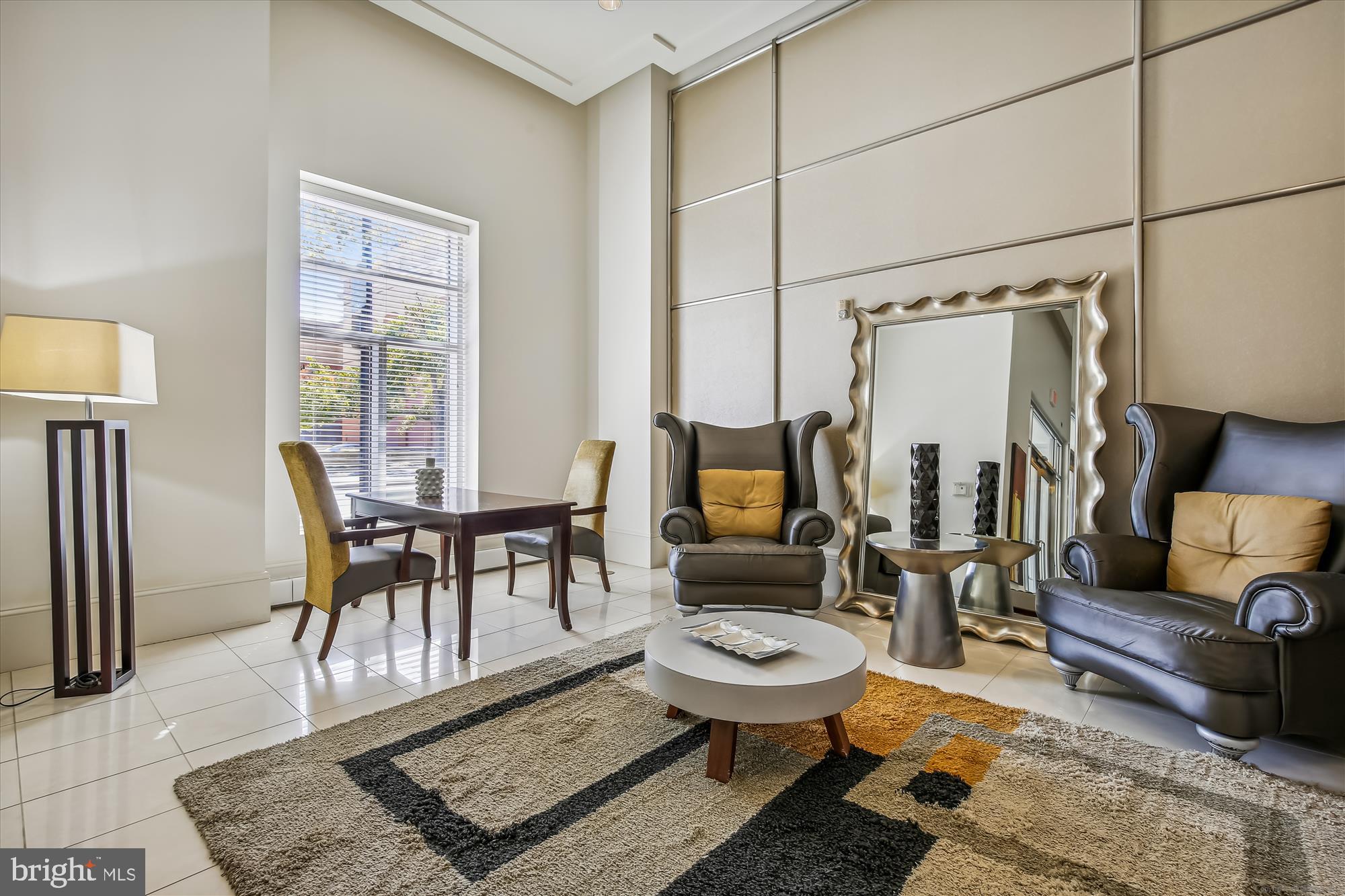 309 HOLLAND LANE 322