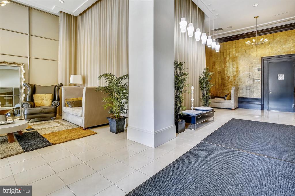 309 HOLLAND LANE 322