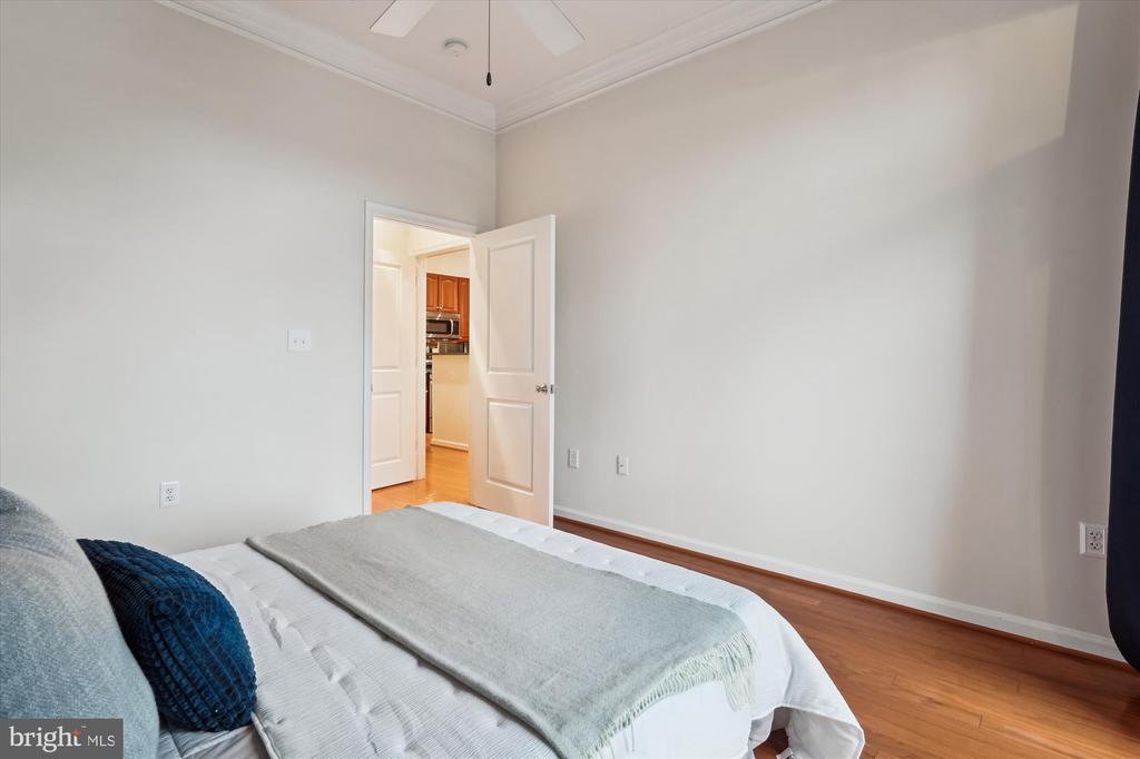 309 HOLLAND LANE 322