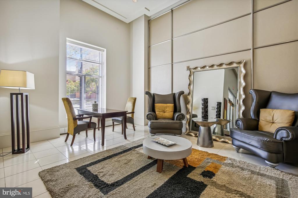 309 HOLLAND LANE 322
