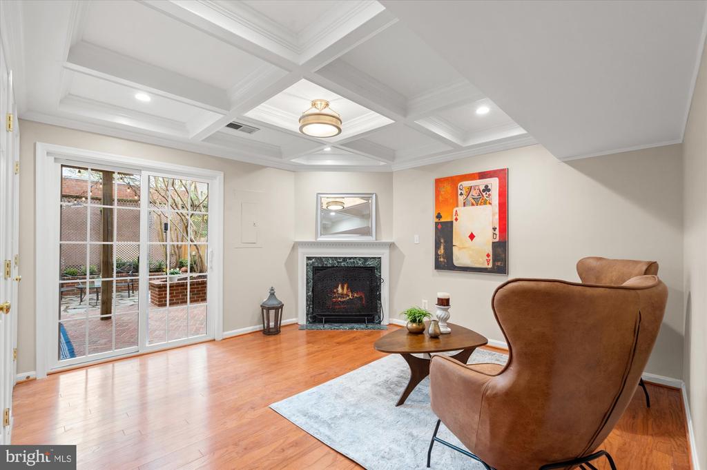 6 W GLEBE ROAD