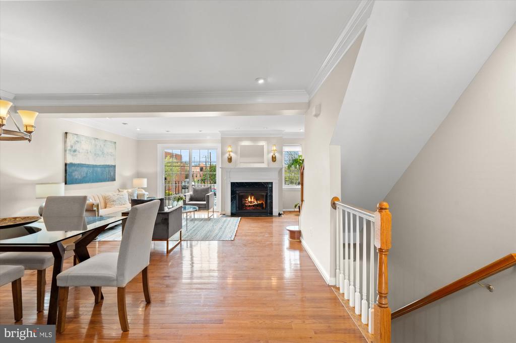 6 W GLEBE ROAD