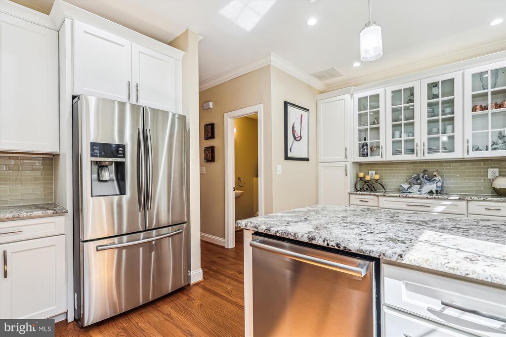 817 WATER PLACE
