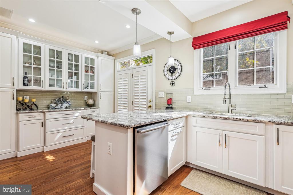 817 WATER PLACE