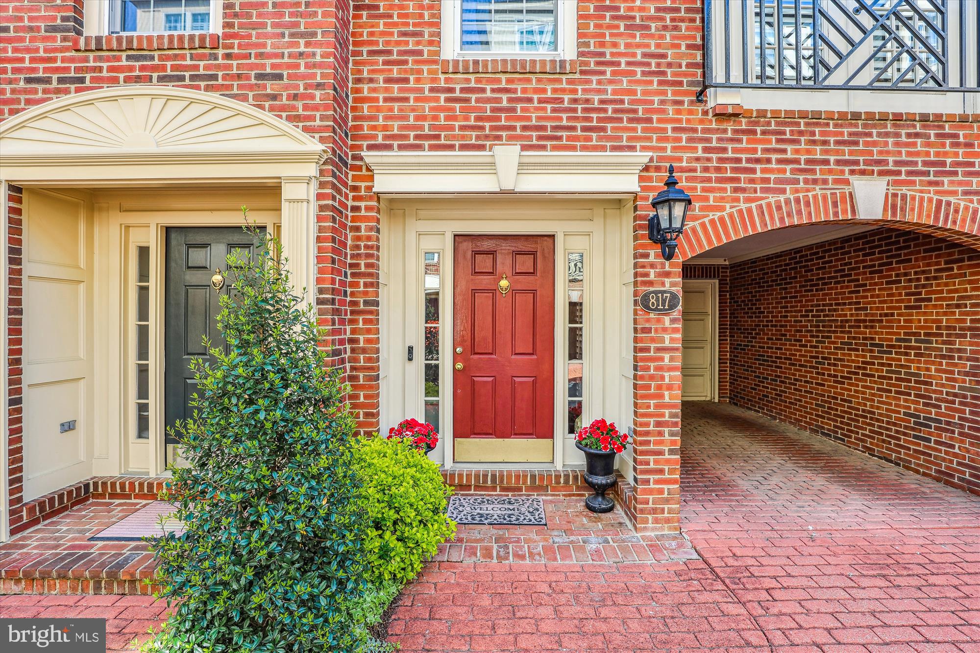 817 WATER PLACE